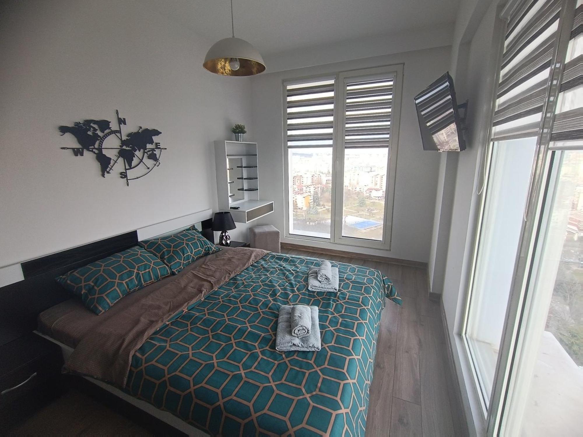 18Th & 16H Floor Secure Luxury Condos With Pool & Fitness Included In Price Skopje Eksteriør billede