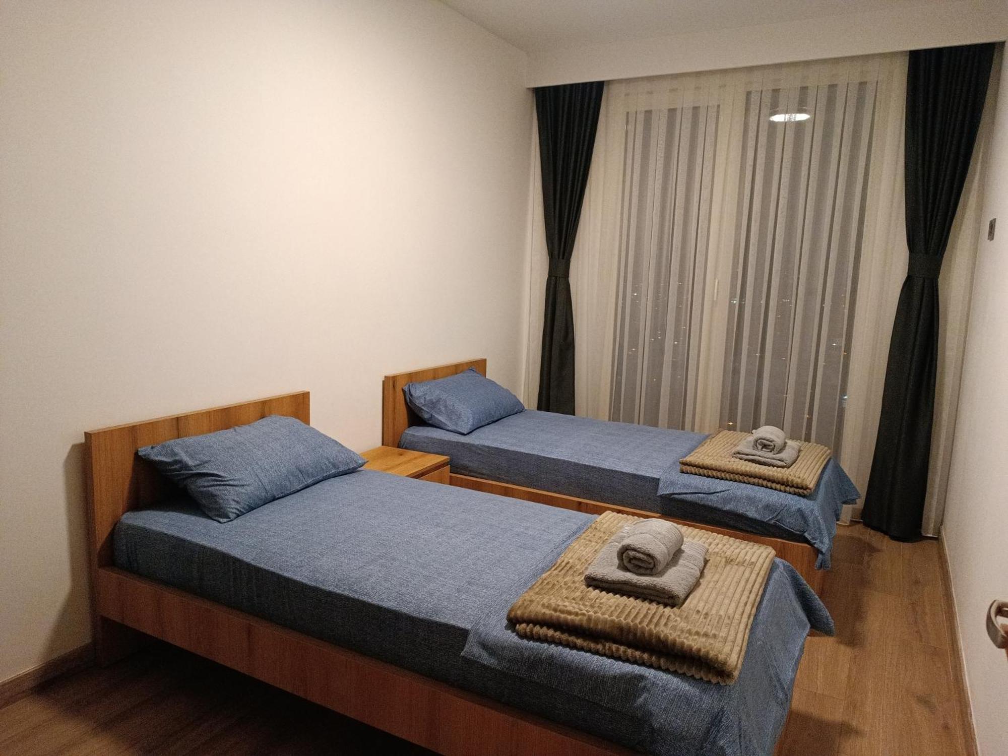 18Th & 16H Floor Secure Luxury Condos With Pool & Fitness Included In Price Skopje Eksteriør billede