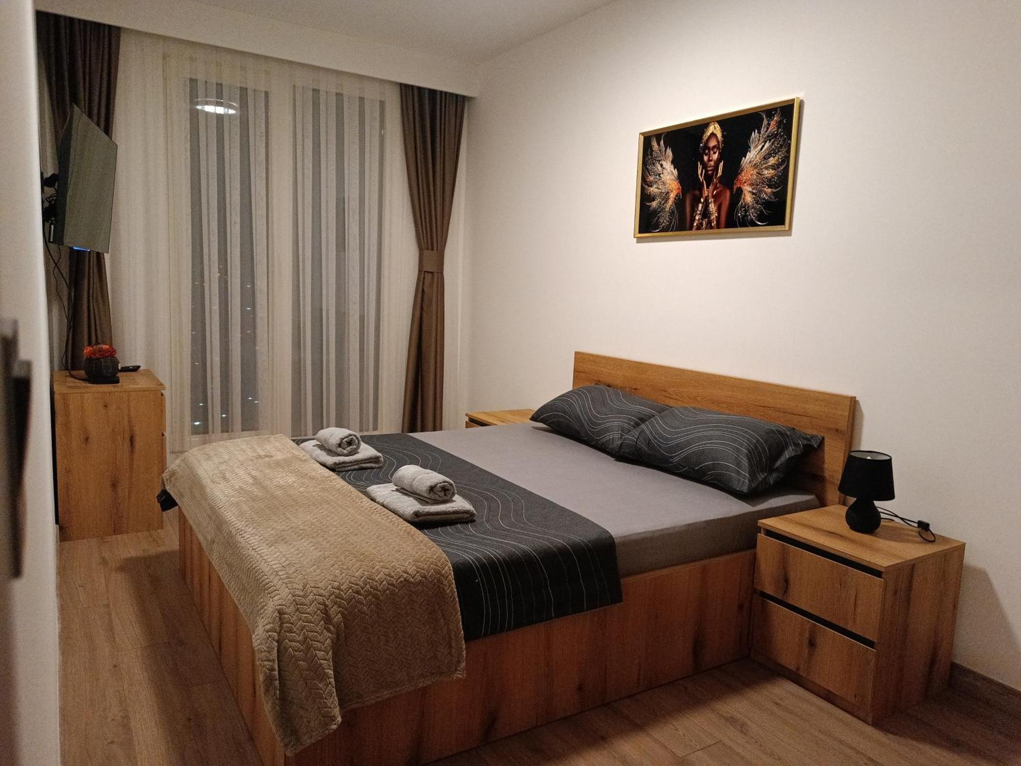 18Th & 16H Floor Secure Luxury Condos With Pool & Fitness Included In Price Skopje Eksteriør billede
