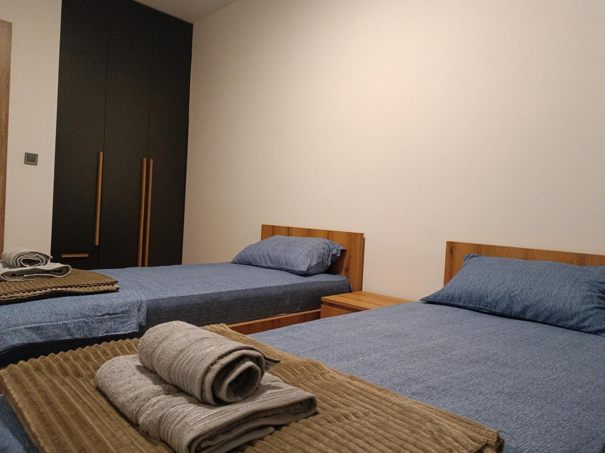 18Th & 16H Floor Secure Luxury Condos With Pool & Fitness Included In Price Skopje Eksteriør billede