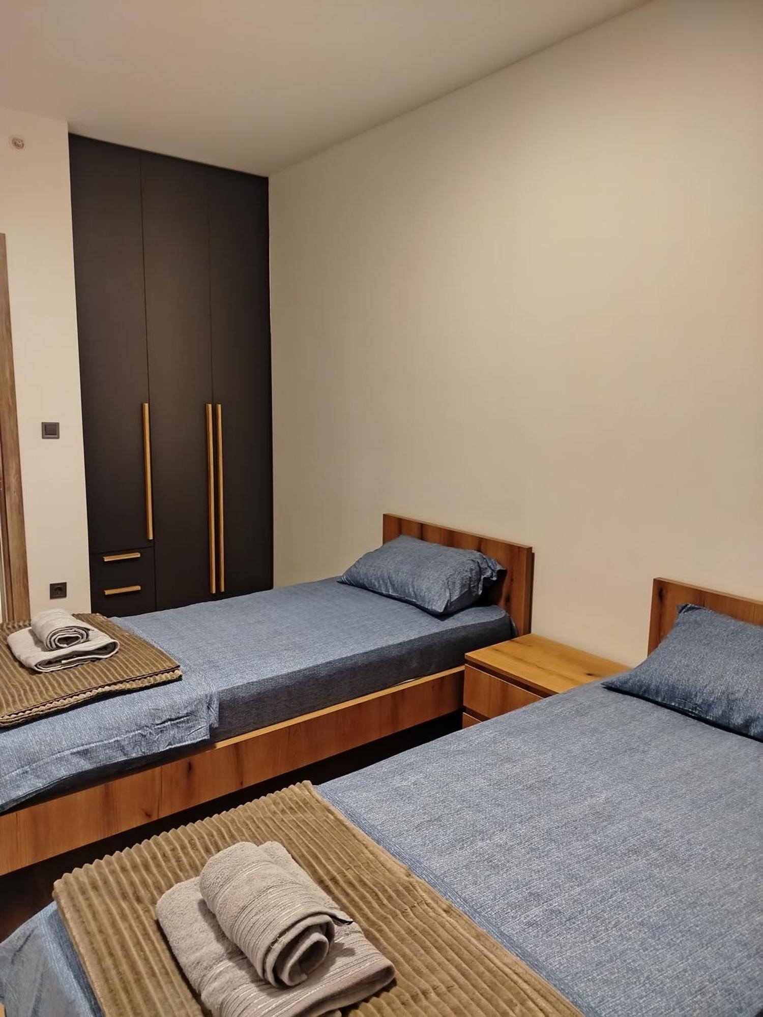 18Th & 16H Floor Secure Luxury Condos With Pool & Fitness Included In Price Skopje Eksteriør billede