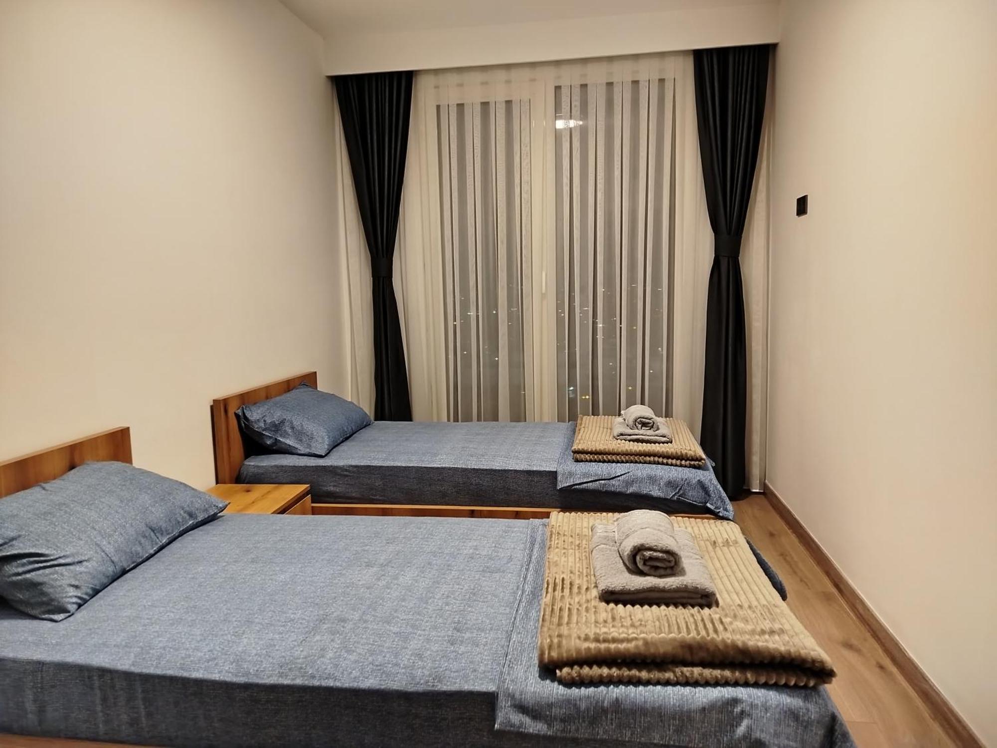 18Th & 16H Floor Secure Luxury Condos With Pool & Fitness Included In Price Skopje Eksteriør billede