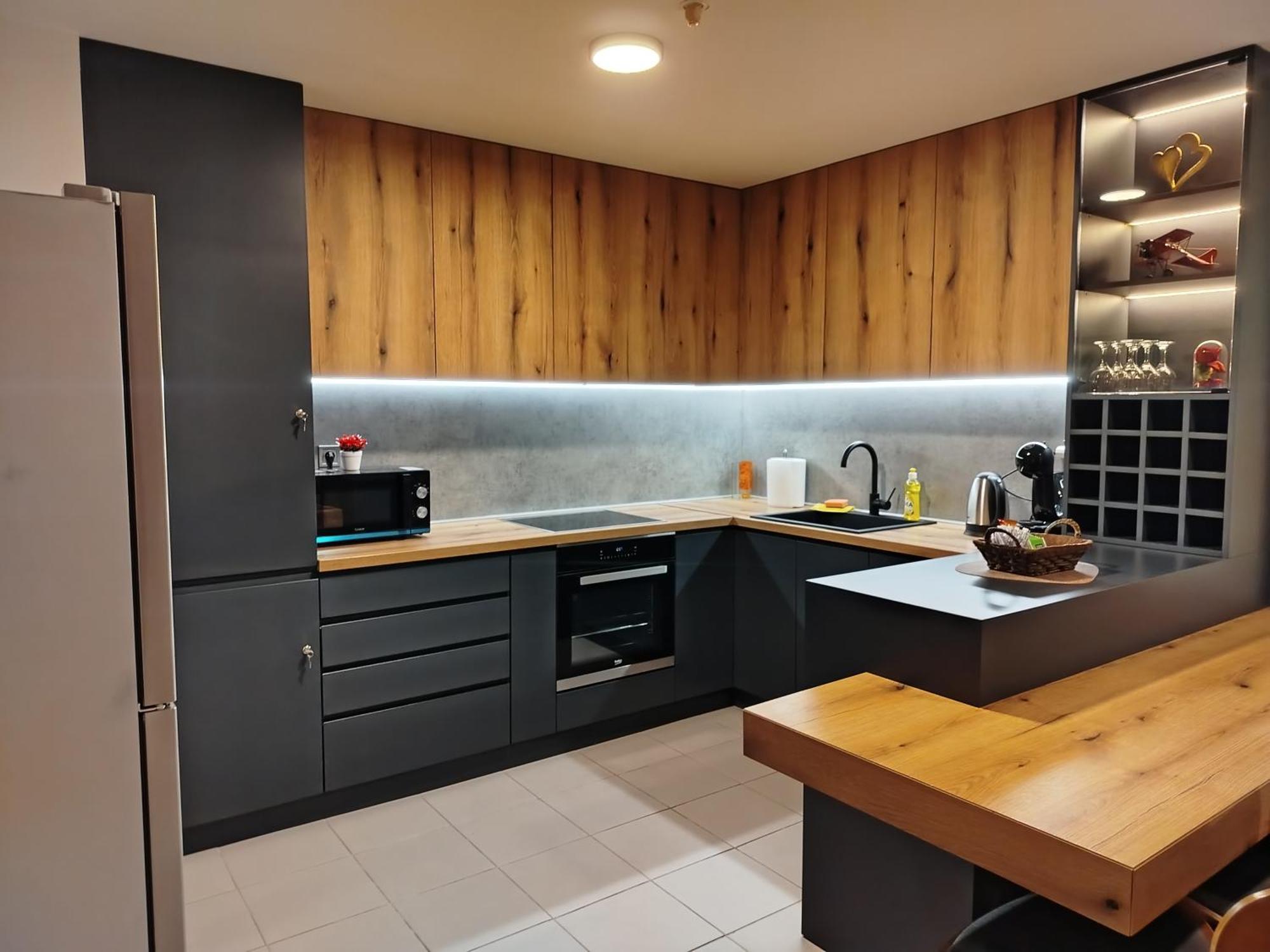 18Th & 16H Floor Secure Luxury Condos With Pool & Fitness Included In Price Skopje Eksteriør billede